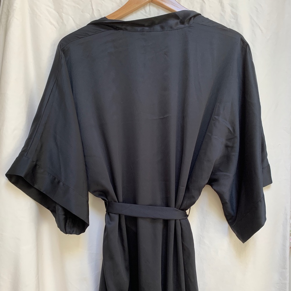 Victoria Secret soft/light Robe - Picture 3 of 5